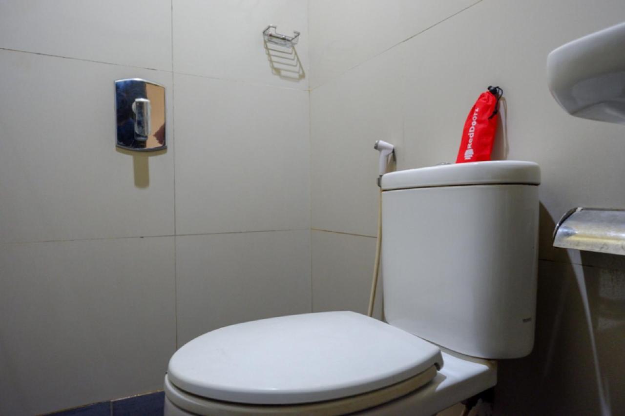 Reddoorz Near Citraland Waterpark Kendari Lepoleop Exterior foto